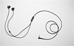Marshall Mode EQ nappikuulokkeet, hinta 50 € Marshall Mode nappikuulokkeet, hinta 39 €