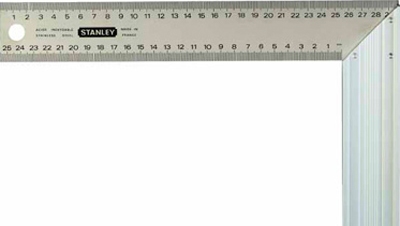 Stanley 45-687, suorakulma millimetriasteikolla