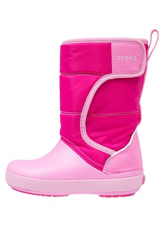 Crocs LODGEPOINT SNOW Saappaat candy pinkparty pink, hinta 35 € Crocs LodgePoint Talvikengät Lapset, candy pinkparty pink