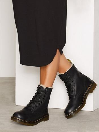 Dr Martens Lämminvuoriset Serena nilkkurit