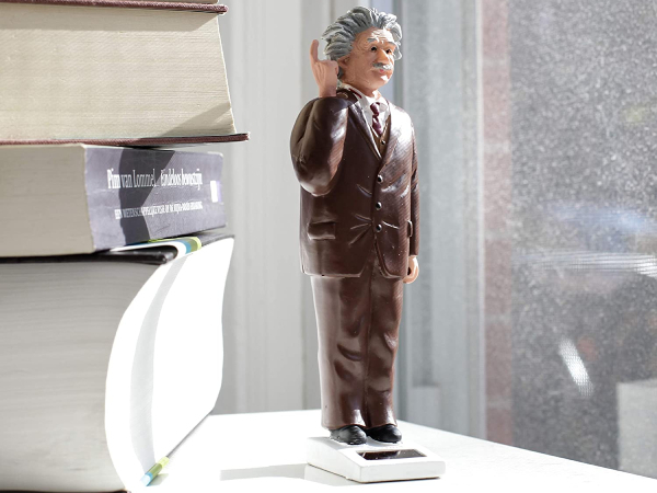 Kikkerland Solar Einstein, aurinkoenergiafiguuri