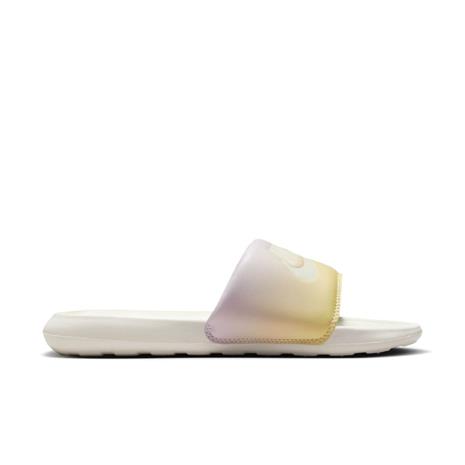 NIKE Victori One W