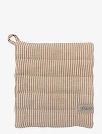 ERNST Pot Holder Home Textiles Kitchen Textiles Oven Mitts & Gloves Beige ERNST, Muut keittiövälineet