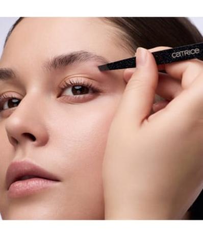 CATRICE Magic Perfectors Tweezer Pinsetit 1 kpl