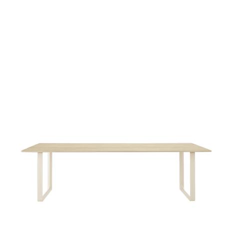 Muuto 70/70 ruokapöytä 255 x 108 cm Solid oak-Sand