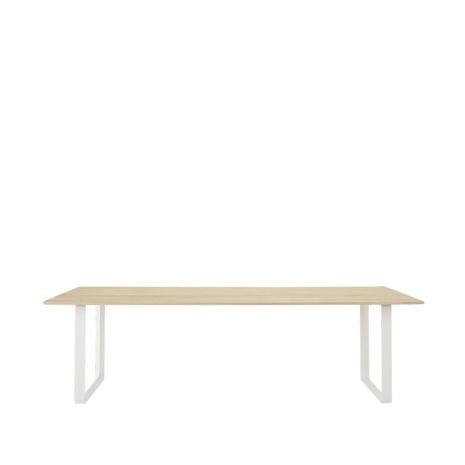 Muuto 70/70 ruokapöytä 255 x 108 cm Solid oak-White