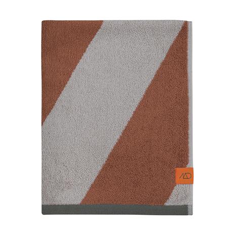 Mette Ditmer Diagonal pyyhe Brick, 70x133 cm