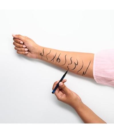 essence Eyeliner Pen Waterproof Eyeliner 1 ml Nr. 01 - Black