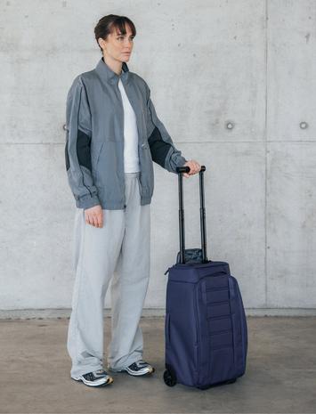 Db Hugger Roller Bag Carry-On 40 L