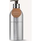 Molton Brown Infinite Bottle Re-charge Black Pepper Bath & Showe Gel - 400 ml