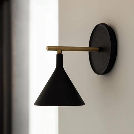Audo Copenhagen - Cast Sconce Seinävalaisin IP44 Musta