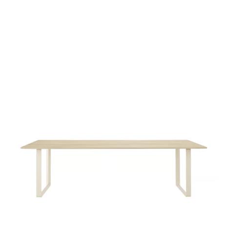 Muuto 70/70 ruokapöytä 255 x 108 cm Solid oak-Sand