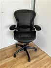 Herman Miller Aeron full option ristiselän tuella