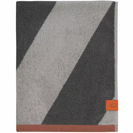 Mette Ditmer Diagonal pyyhe Dark olive, 50x90 cm