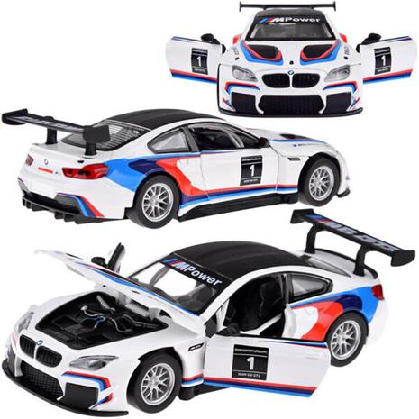 Metallinen BMW M6 GT3 -auto valo- ja äänitehosteilla