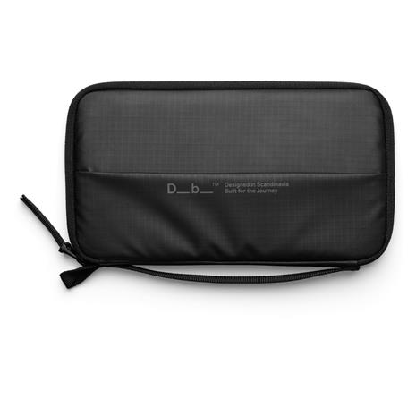 Db Essential Passport Cover passikotelo, musta