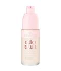 essence silky BLUR Hydrating Longwear Nestemäinen meikkivoide 30 ml Nr. 20