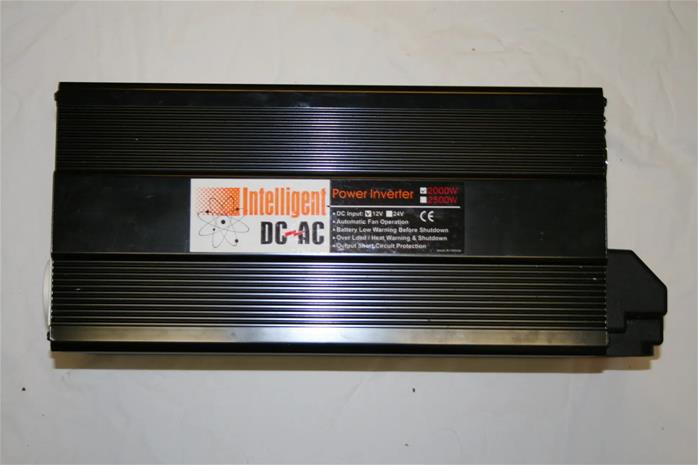 Intelligent 2000W / 4000W 12V, Invertteri – kuva 3/3