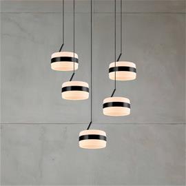 LED-riippuvalaisin Dios, musta, Ø 45 cm, CCT, 5-lamppuinen.
