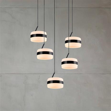 LED-riippuvalaisin Dios, musta, Ø 45 cm, CCT, 5-lamppuinen.