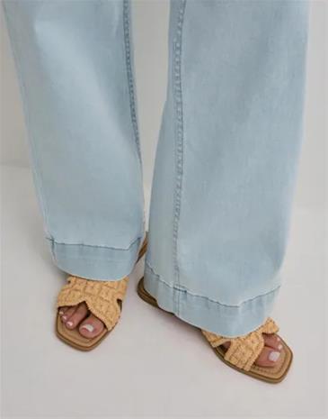 Nelly - Beige - Resort Sandal
