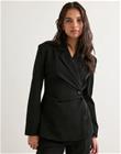 Vero Moda - Musta - Vmvela Ls Wrap Blazer
