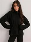 Nelly - Musta - Luxury Waist Focus Jacket