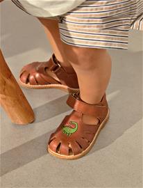 ANGULUS Sandals - Flat - Closed Toe - Brown - 25