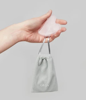 GLOV Face Gua Sha Rose Quartz Kasvorulla 1 kpl