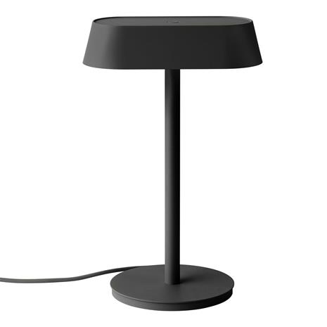 Muuto Linear pöytävalaisin Black