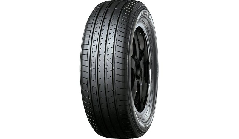 Yokohama Advan V61 235/60R19 103 V
