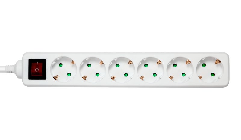Deltaco 6 Socket Power Strip