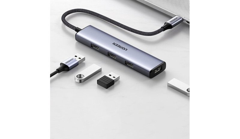 USB-C jakaja 4x USB 3.2 portilla, hopea