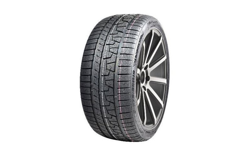 Aplus A702 225/40R18 92 V XL