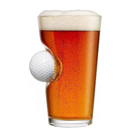 Juomalasi golfpallolla