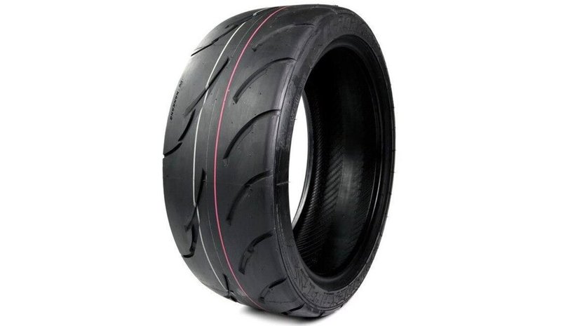 Nankang AR-1 215/40R17 87 W