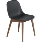 Muuto Fiber Sivutuoli Puupohja /dark Stained Oak - Tuolit Kierrätetty Muovi Musta - 58963