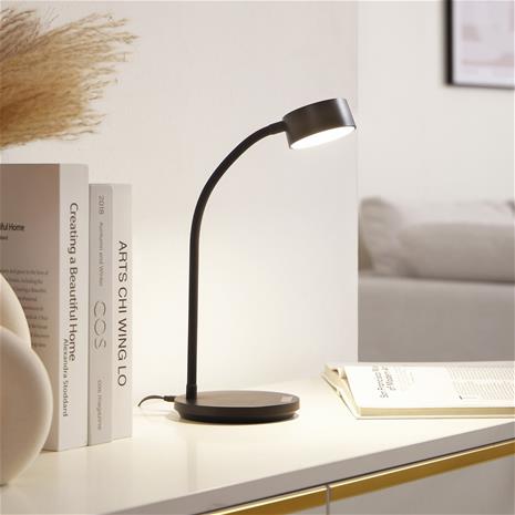 Lindby LED-pöytävalaisin Maori, musta, CCT, himmennettävä, USB