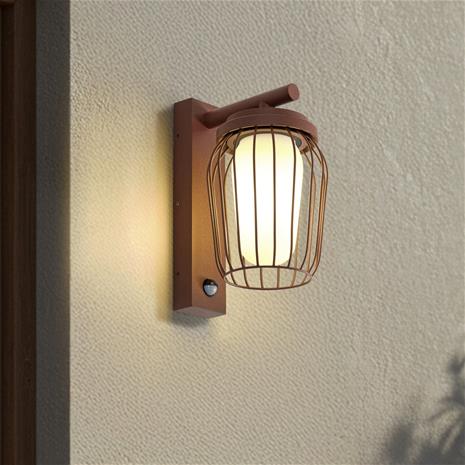 Lucande ulkoseinävalaisin Chandan, ruoste, anturi, IP44, E27