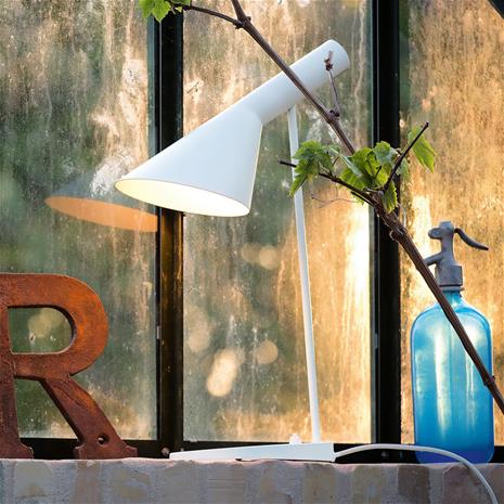 Louis Poulsen AJ Table Lamp, White
