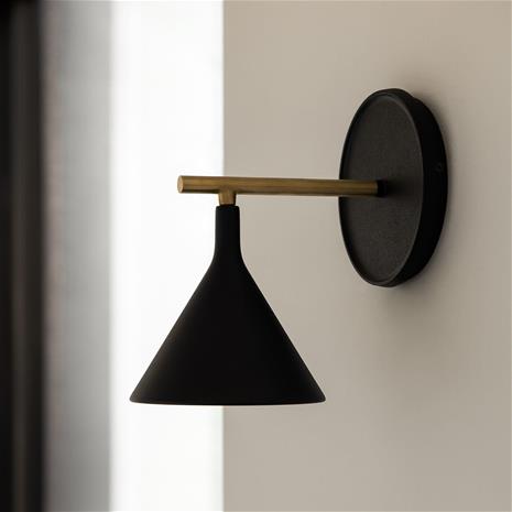 Audo Copenhagen - Cast Sconce Seinävalaisin IP44 Musta
