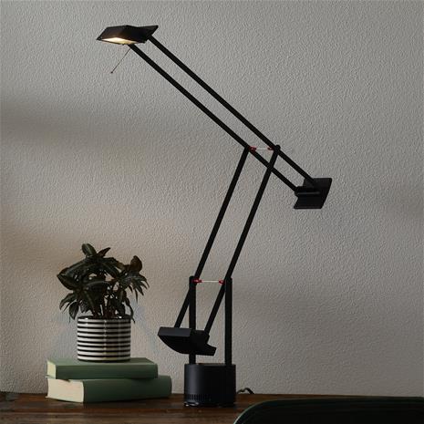 Artemide Scandinavia Tizio 35 Table lamp, Black