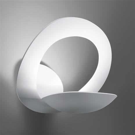 Artemide Pirce, seinävalaisin