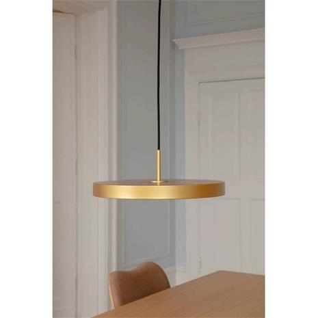 UMAGE - Asteria Plus Riippuvalaisin Medium Brass/Black Top – kuva 3/3