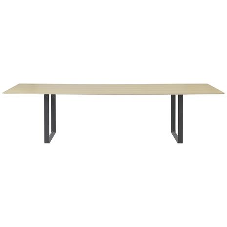 Muuto 70/70 ruokapöytä 295 x 108 cm Solid oak-Black
