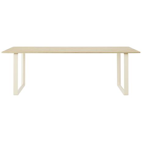 Muuto 70/70 ruokapöytä 225 x 90 cm Solid oak-Sand