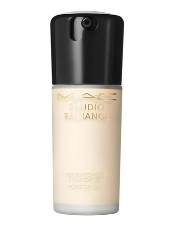 MAC Cosmetics Studio Radiance Serum-Powered Foundation NW5