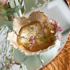 KARE Flower Bloom koristeellinen kulho, kerma/kulta, käsityönä valmistettu