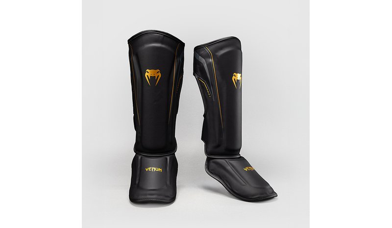 Venum Streamline Säärisuojat Musta Kulta