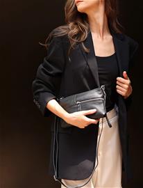 Ceannis Envelope Bag Grained Leather (S) - Black - ONE SIZE